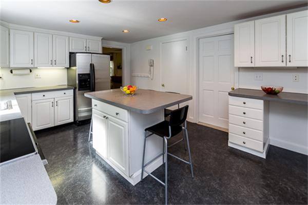 87 Higgins Road Framingham, MA 01701 - Photo 3 of 20 Gallery Image 3