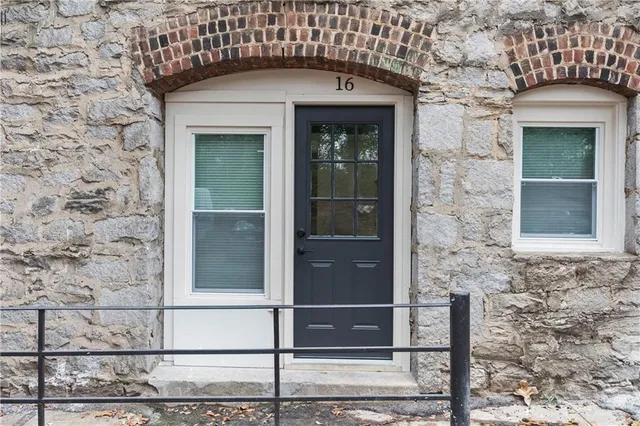 $2,100 | 360 Ponce De Leon Avenue Northeast, Unit 16, Atlanta, GA 30308