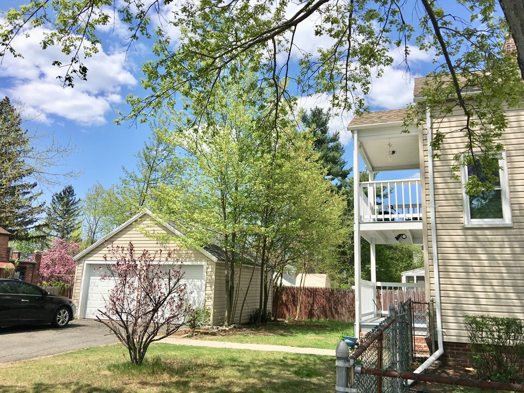 80 Pasco Road Springfield, MA 01151 - Photo 3 of 8