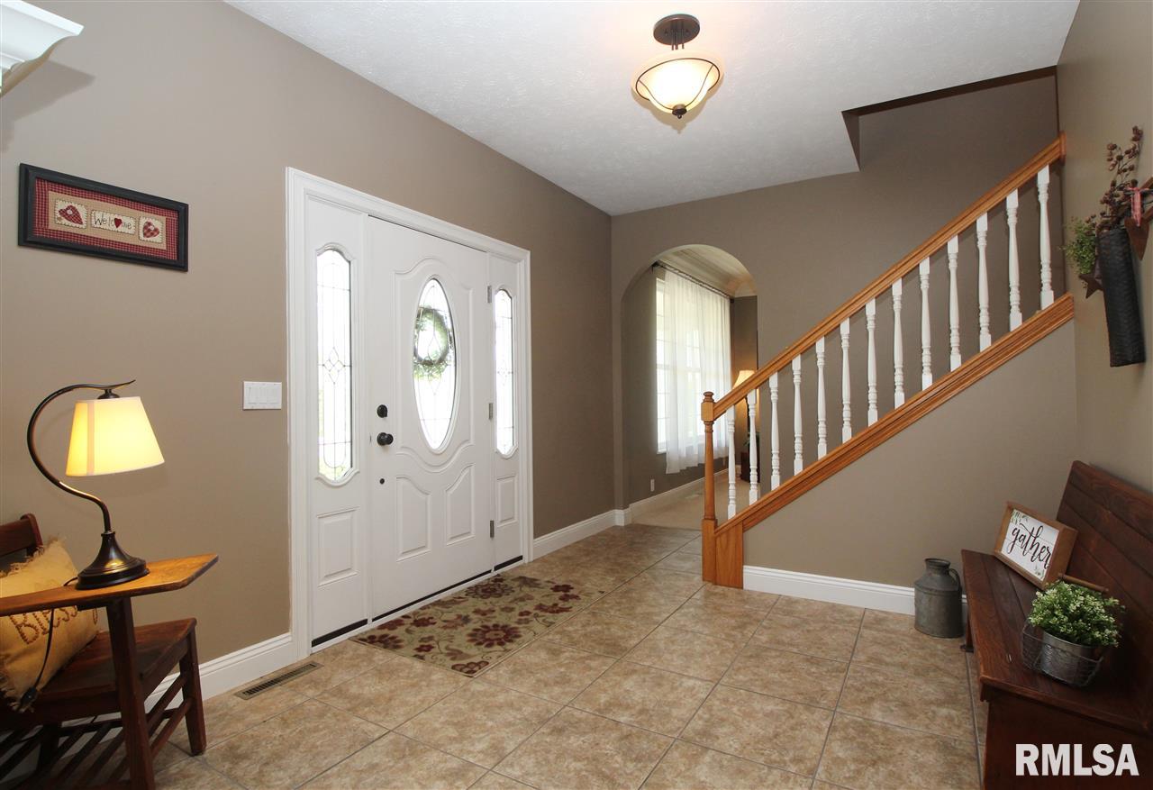 1 Winterberry Court Washington, IL 61571 - Photo 3 of 36 Gallery Image 3