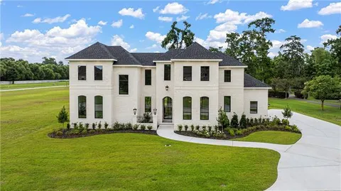 $1,369,000 | 15 Oak Hills Lane, New Orleans, LA 70131
