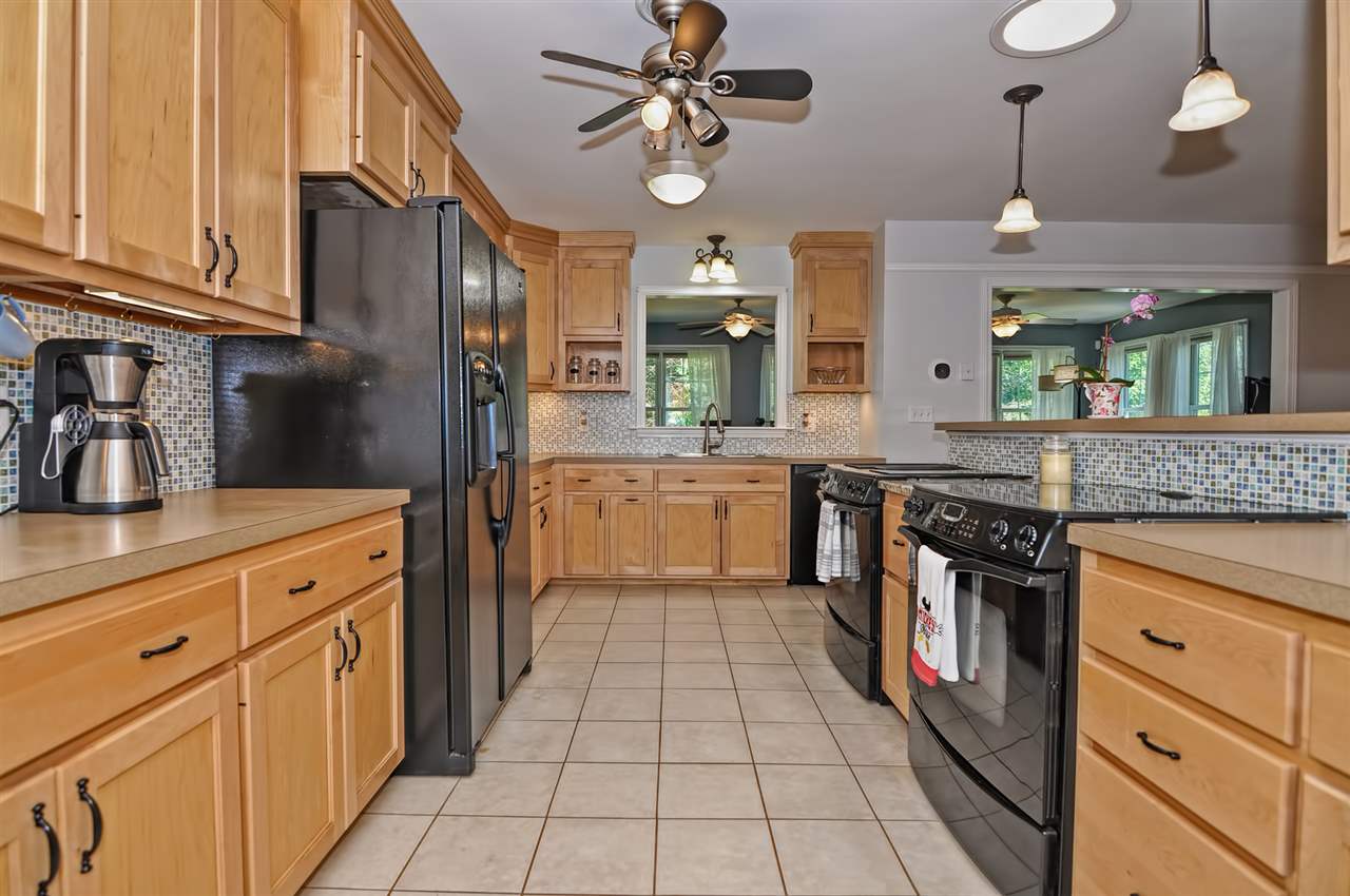 55 Lawrence Road Salem, NH 03079 - Photo 11 of 40 Gallery Image 11