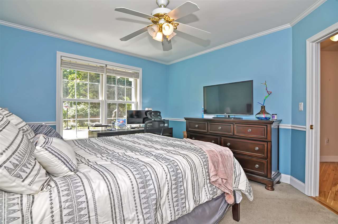 55 Lawrence Road Salem, NH 03079 - Photo 18 of 40 Gallery Image 18