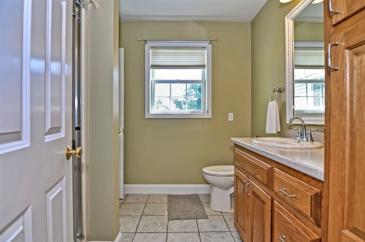 55 Lawrence Road Salem, NH 03079 - Photo 20 of 40 Gallery Image 20