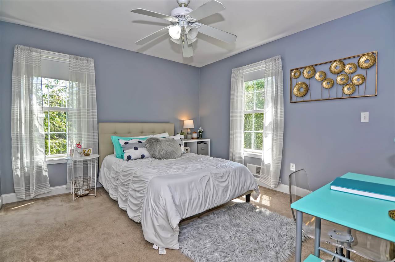 55 Lawrence Road Salem, NH 03079 - Photo 21 of 40 Gallery Image 21