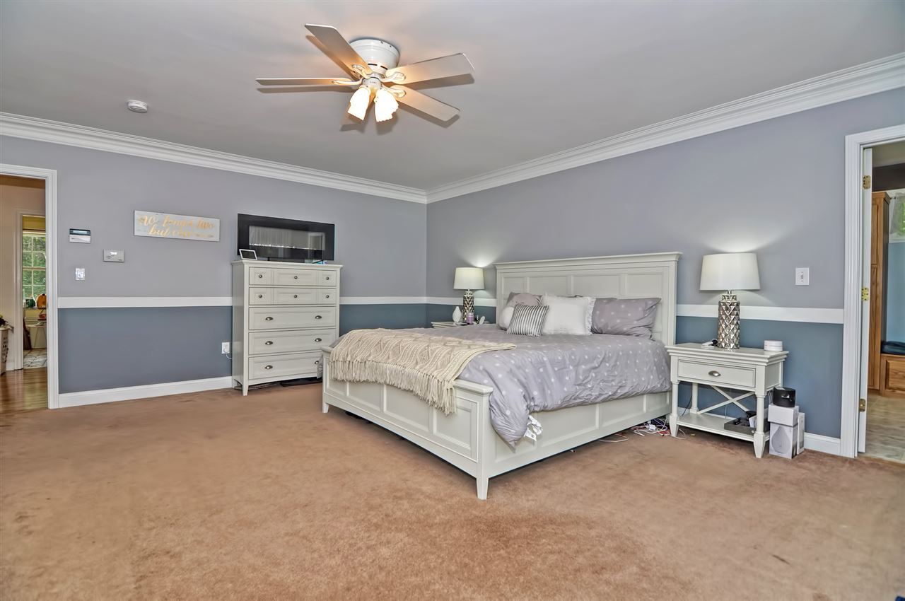 55 Lawrence Road Salem, NH 03079 - Photo 24 of 40 Gallery Image 24
