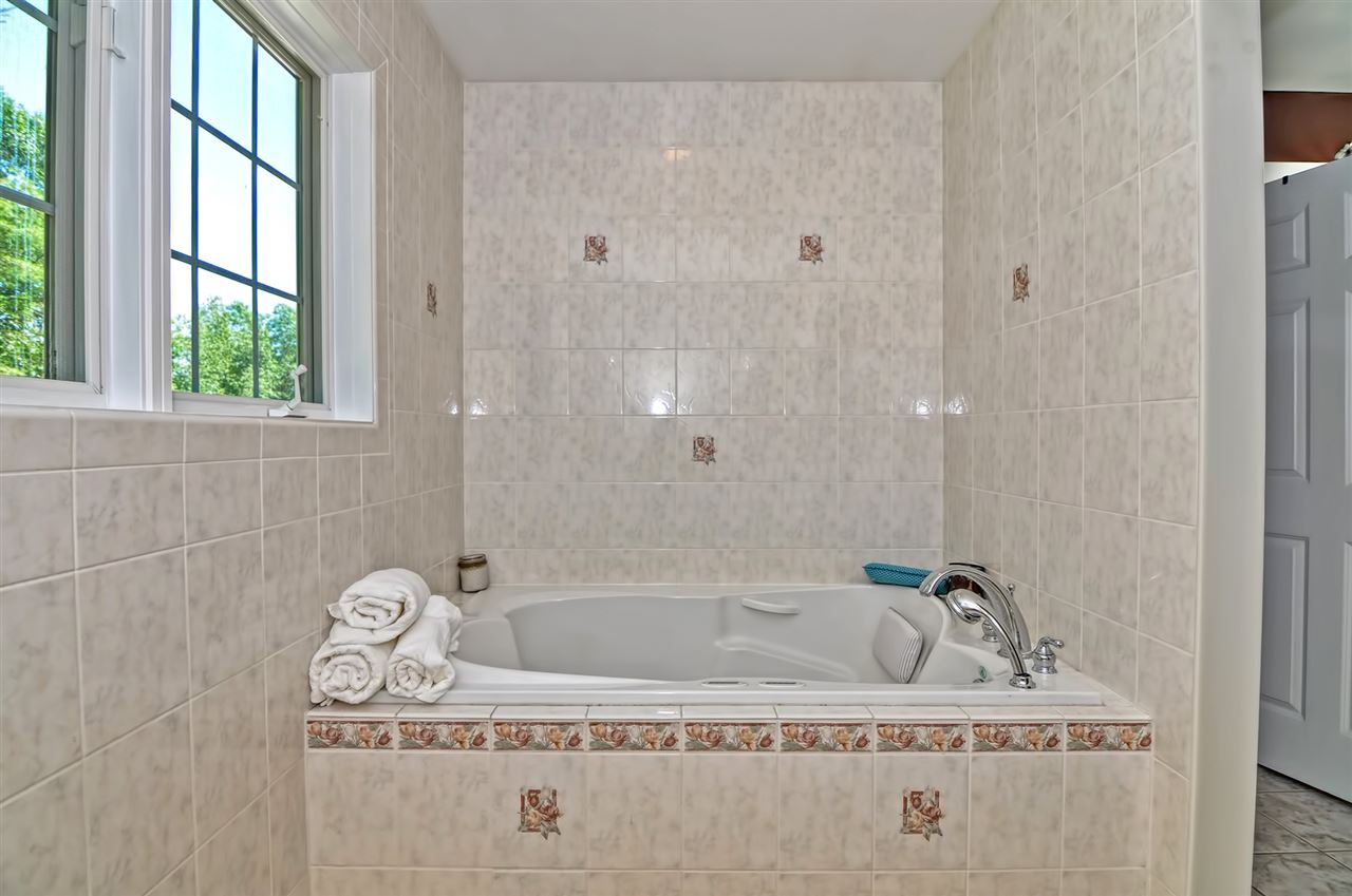 55 Lawrence Road Salem, NH 03079 - Photo 28 of 40 Gallery Image 28