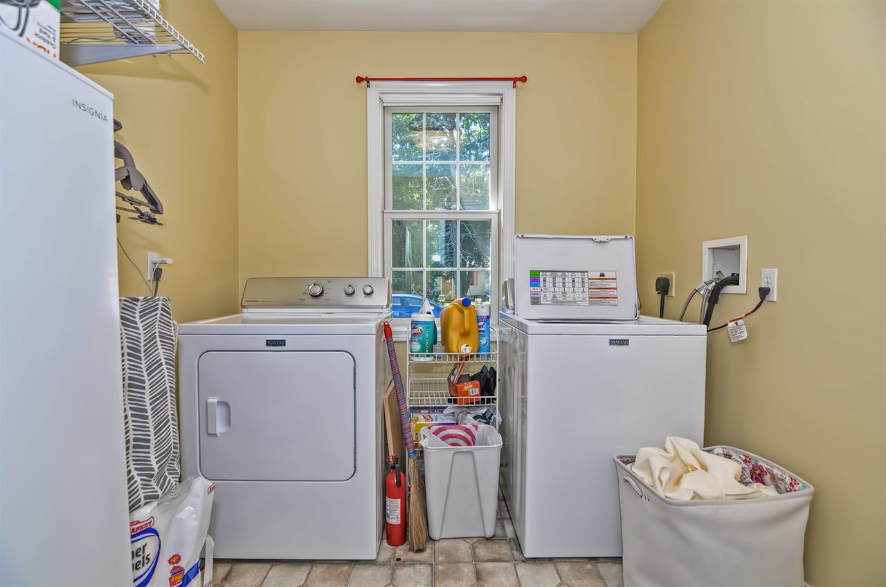 55 Lawrence Road Salem, NH 03079 - Photo 32 of 40 Gallery Image 32