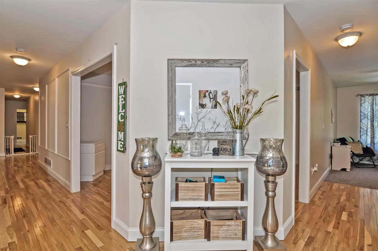 55 Lawrence Road Salem, NH 03079 - Photo 5 of 40 Gallery Image 5
