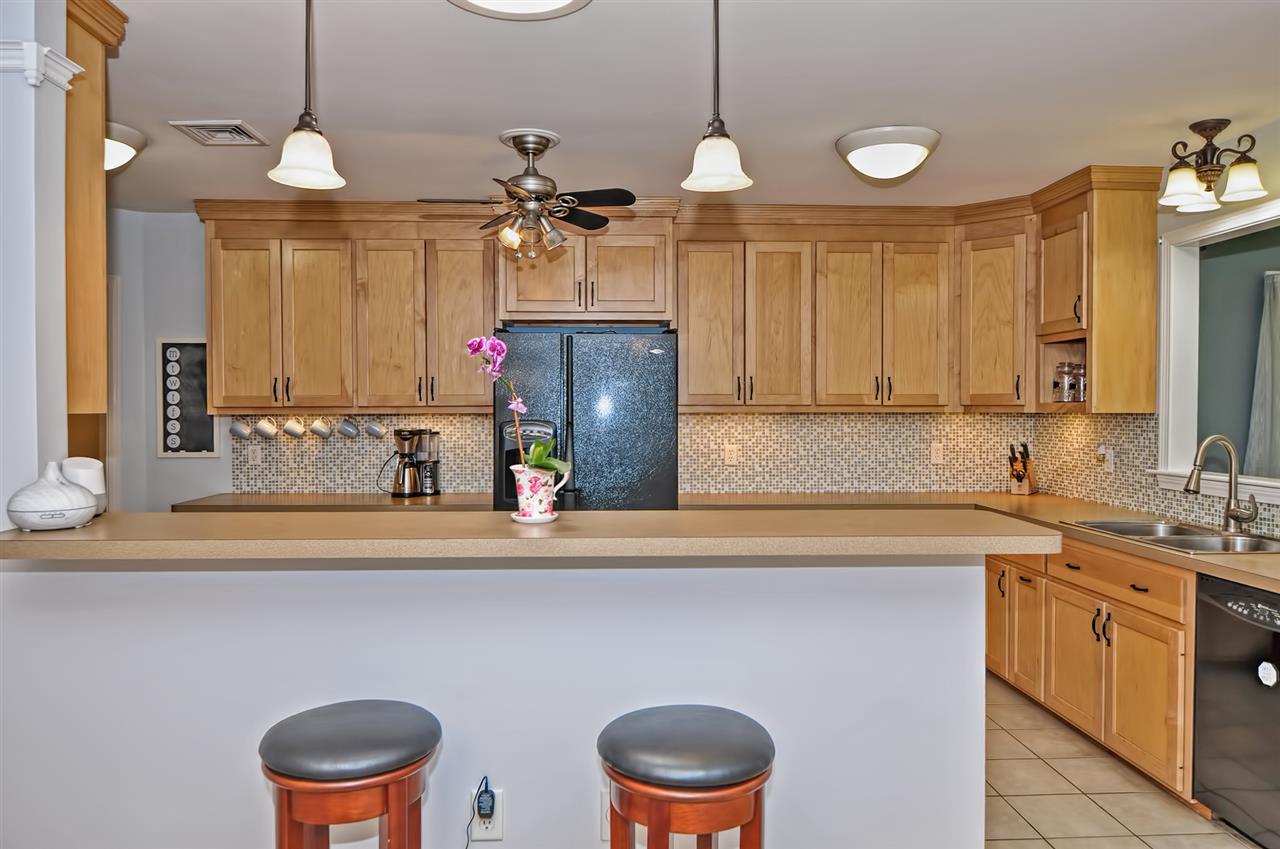 55 Lawrence Road Salem, NH 03079 - Photo 9 of 40 Gallery Image 9