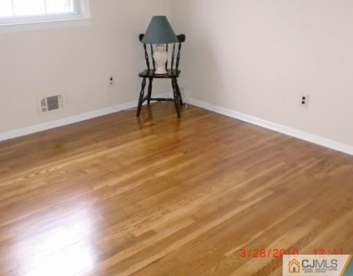60 Rieder Road Edison, NJ 08817 - Photo 8 of 10 Gallery Image 8