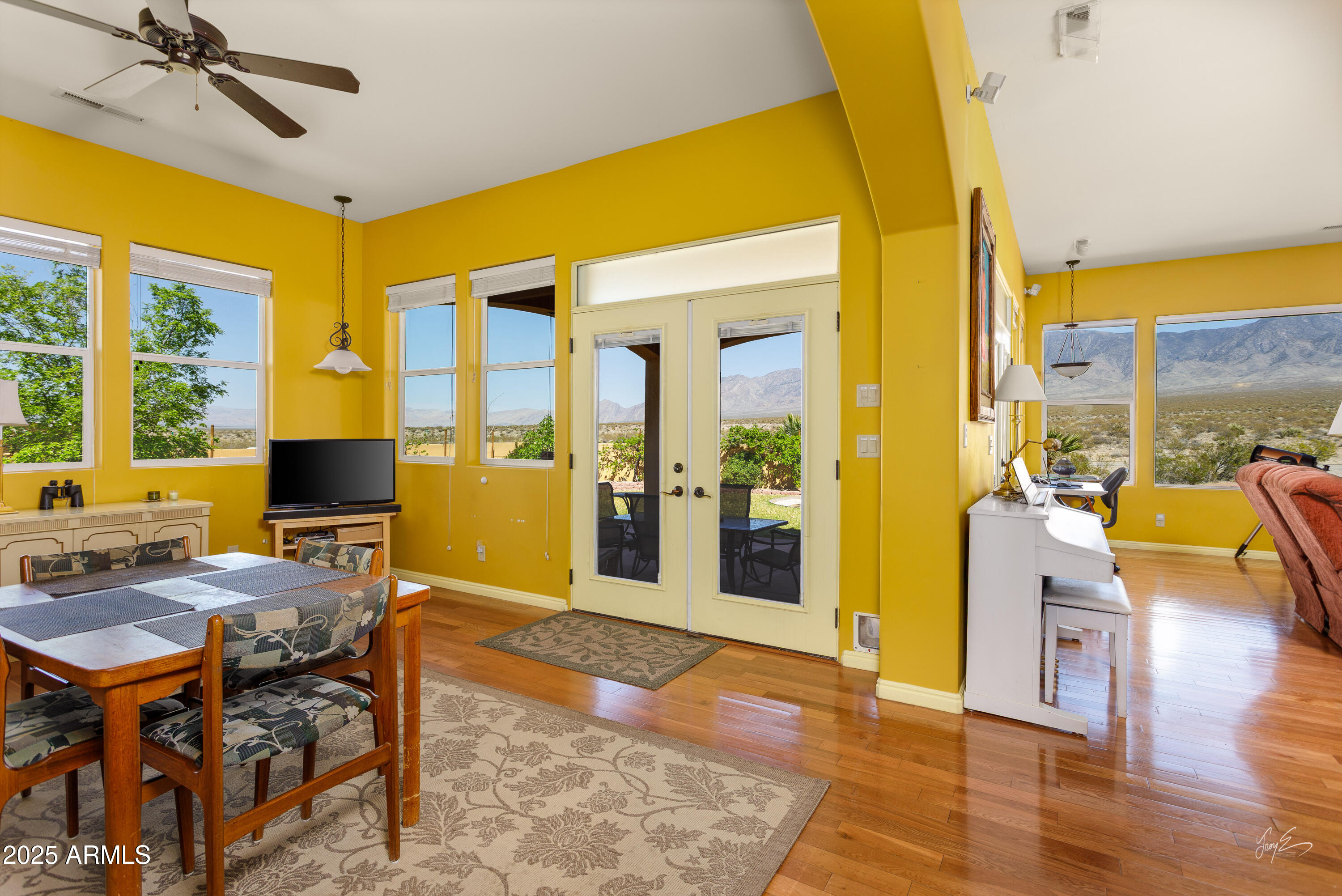 2601 South Frehner Road Littlefield, AZ 86432 - Photo 12 of 32 a view of a livingroom with furniture window and wooden floor