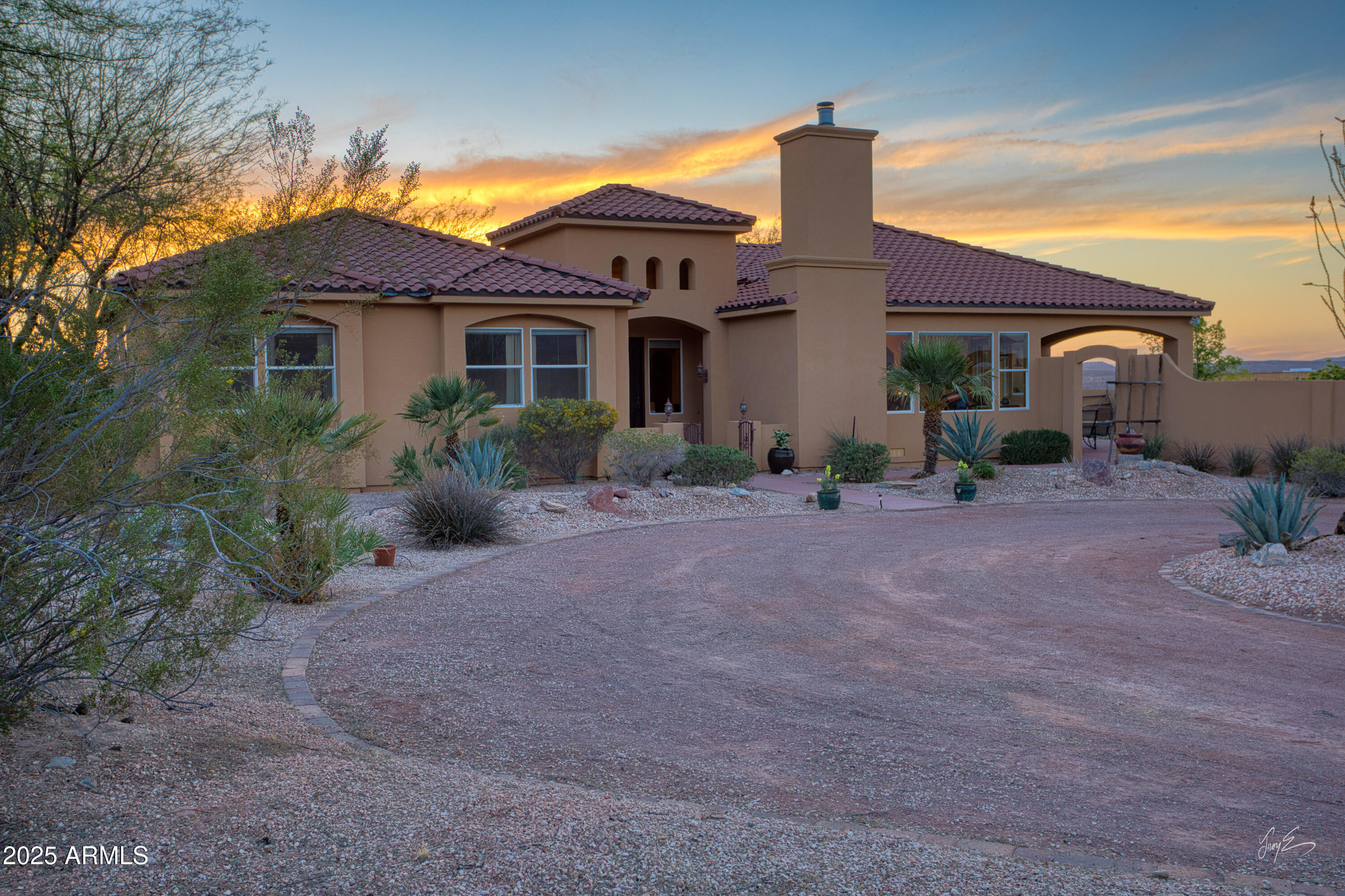 2601 South Frehner Road Littlefield, AZ 86432 - Photo 31 of 32 a front view of a house with garden
