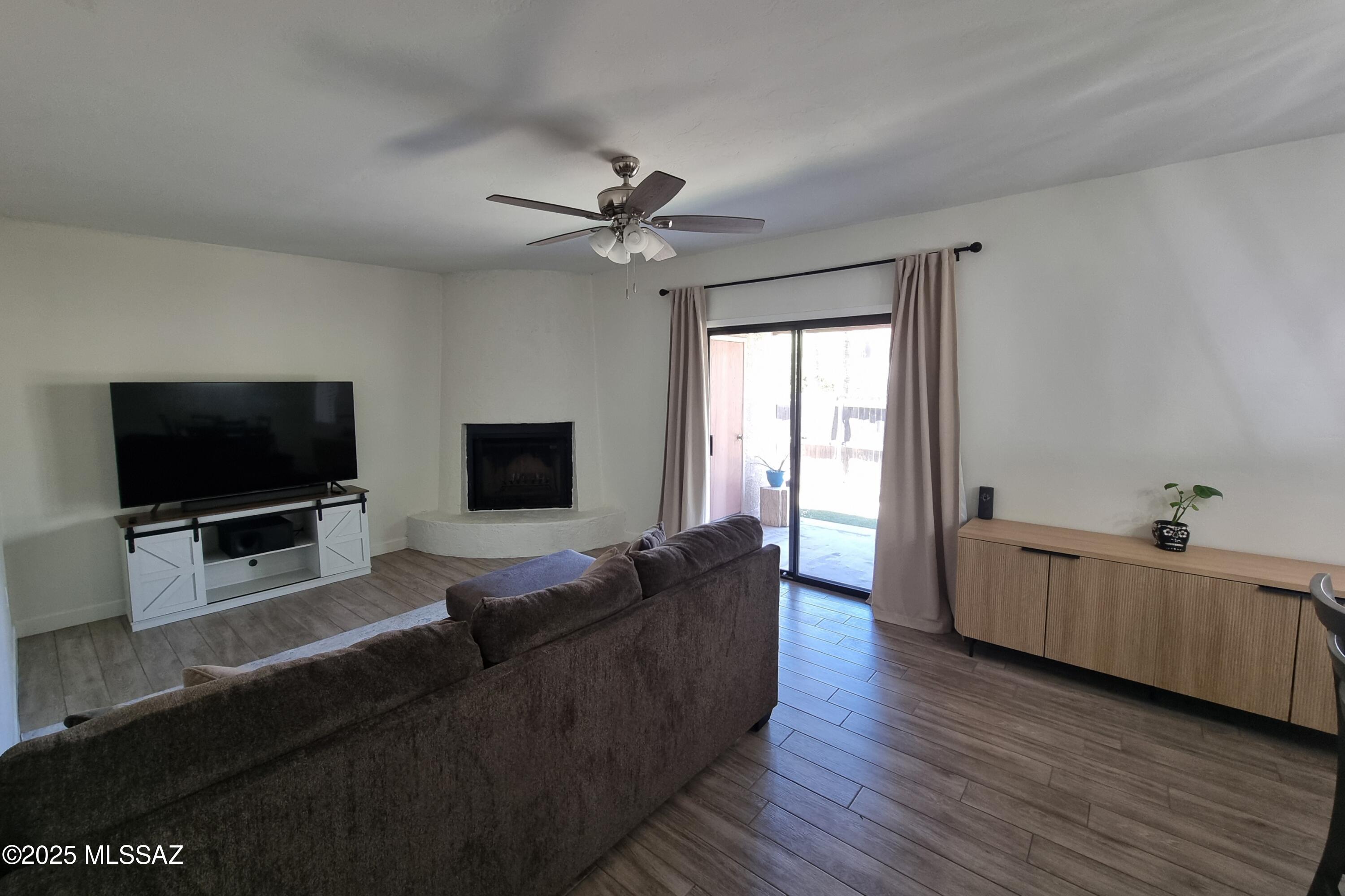 1949 North Swan Road, Unit 30 Tucson, AZ 85712 - Photo 11 of 32 Gallery Image 11