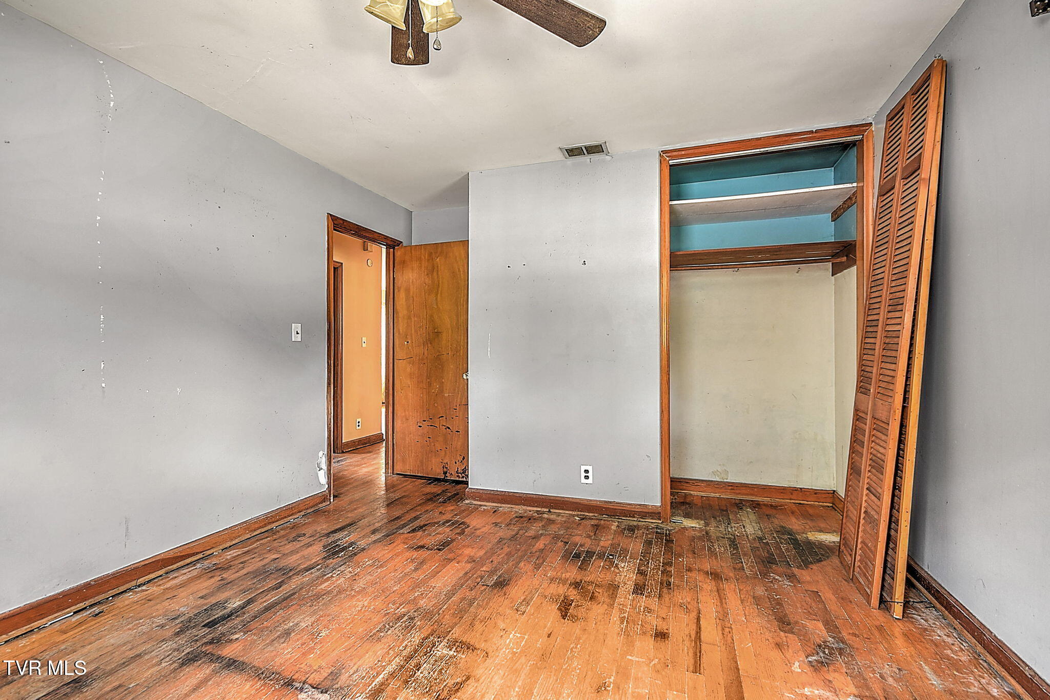 412 South Main Street Elizabethton, TN 37643 - Photo 12 of 34 24-web-or-mls-412 S Main JH-25