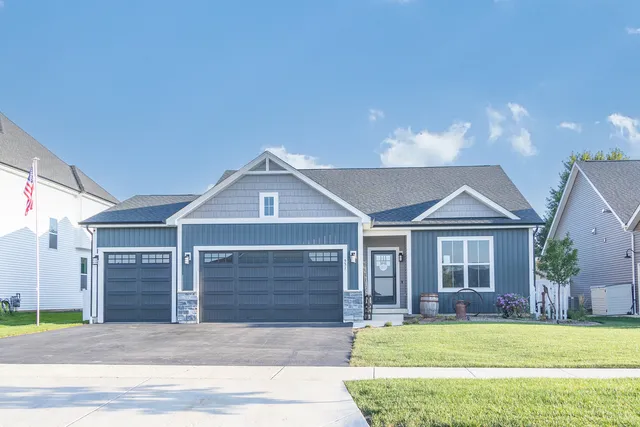 $397,990 | 130 West Meadowdale Circle, Hampshire, IL 60140