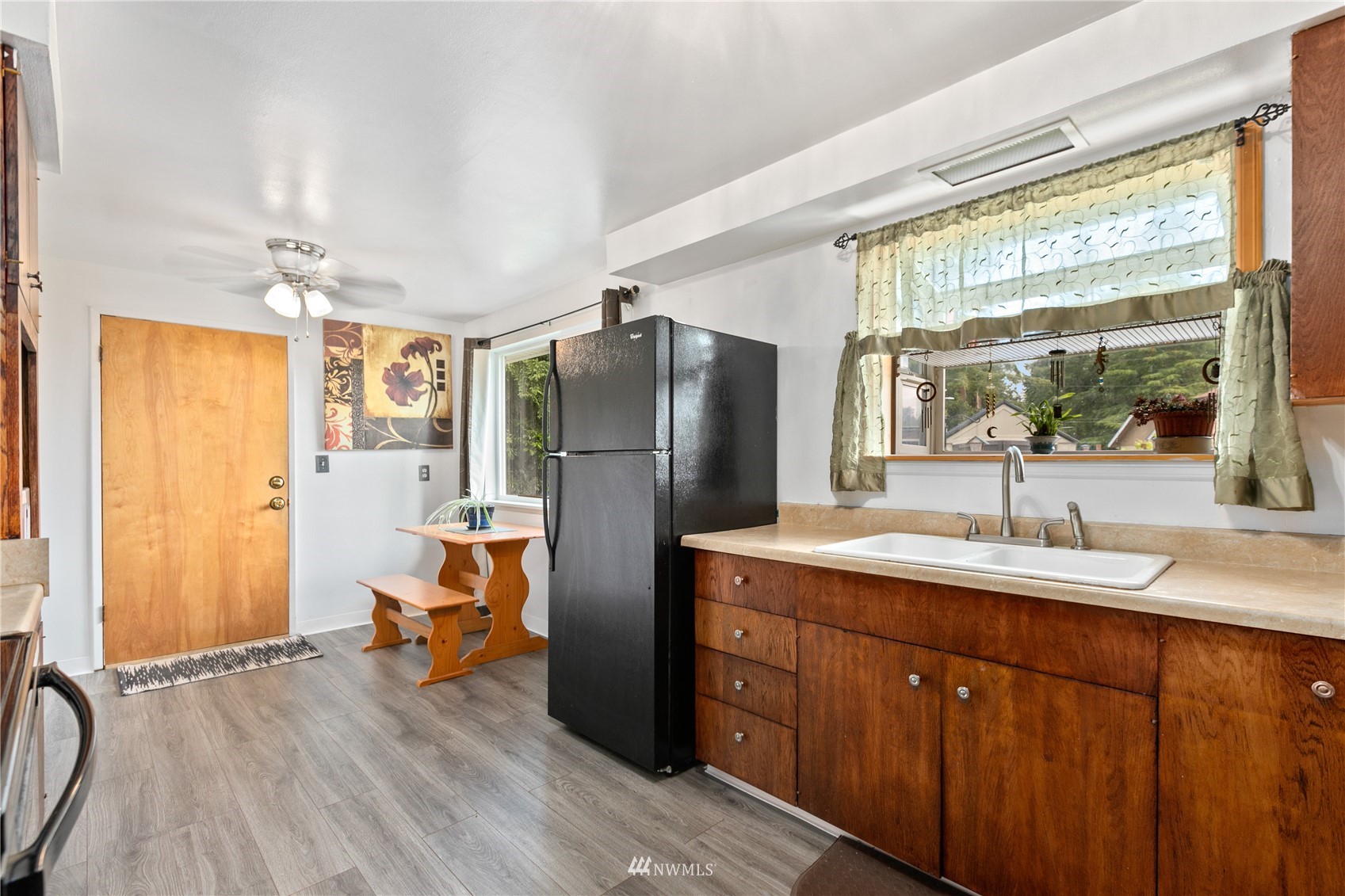 11611 Military Road Southwest Lakewood, WA 98498 - Photo 7 of 27 Gallery Image 7