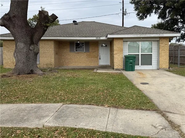 $1,900 | 1601 Yorktowne Drive, Laplace, LA 70068