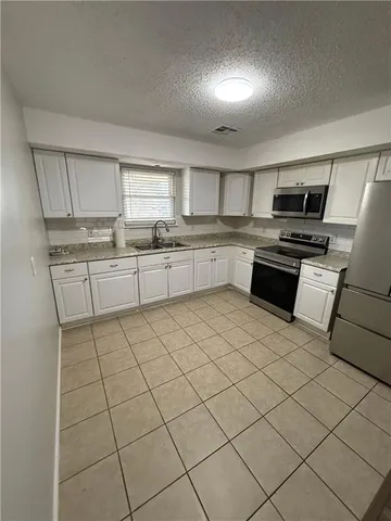 $1,950 | 1601 Yorktowne Drive, Laplace, LA 70068