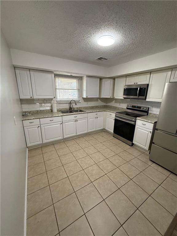 1601 Yorktowne Drive Laplace, LA 70068 - Photo 3 of 8