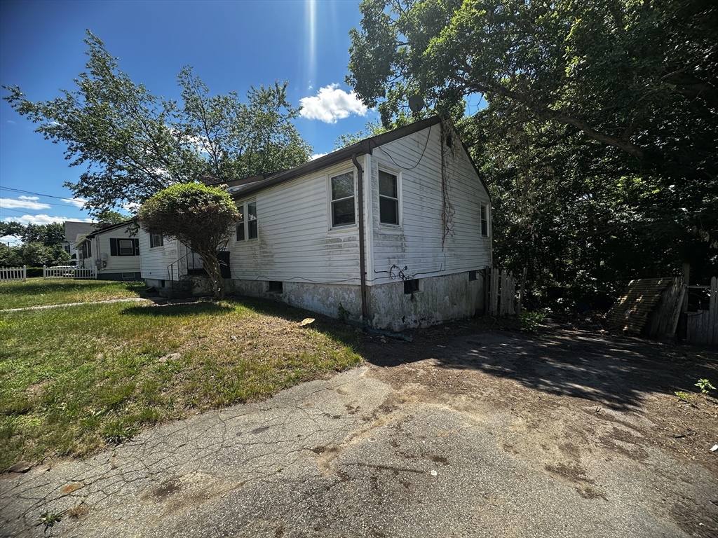 40 Cross Street Randolph, MA 02368 - Photo 3 of 4
