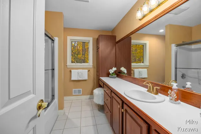 $599,900 | 2417 Cranberry Creek Court, Ravenna, MI 49451