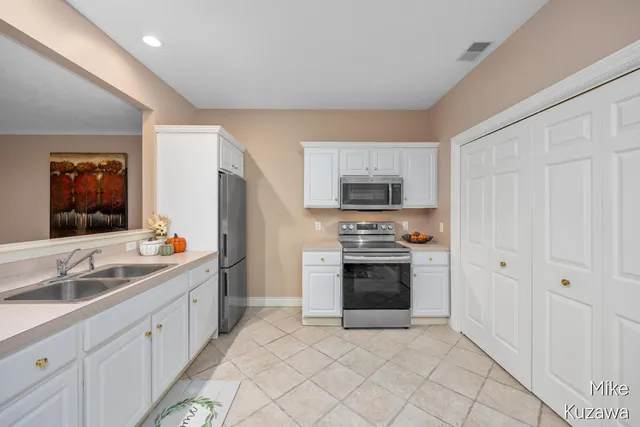 $599,900 | 2417 Cranberry Creek Court, Ravenna, MI 49451