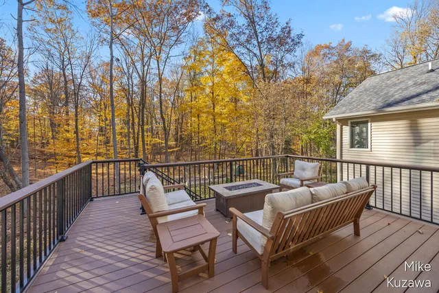 $599,900 | 2417 Cranberry Creek Court, Ravenna, MI 49451