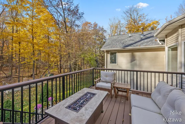 $599,900 | 2417 Cranberry Creek Court, Ravenna, MI 49451