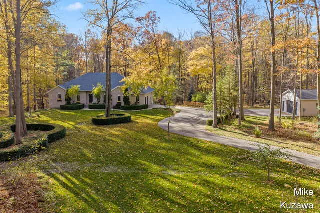 $599,900 | 2417 Cranberry Creek Court, Ravenna, MI 49451