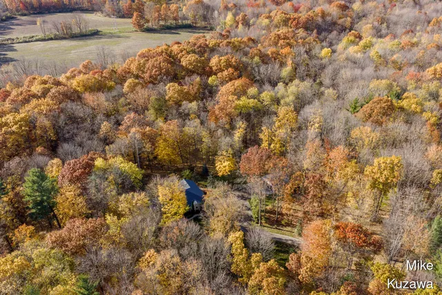 $599,900 | 2417 Cranberry Creek Court, Ravenna, MI 49451