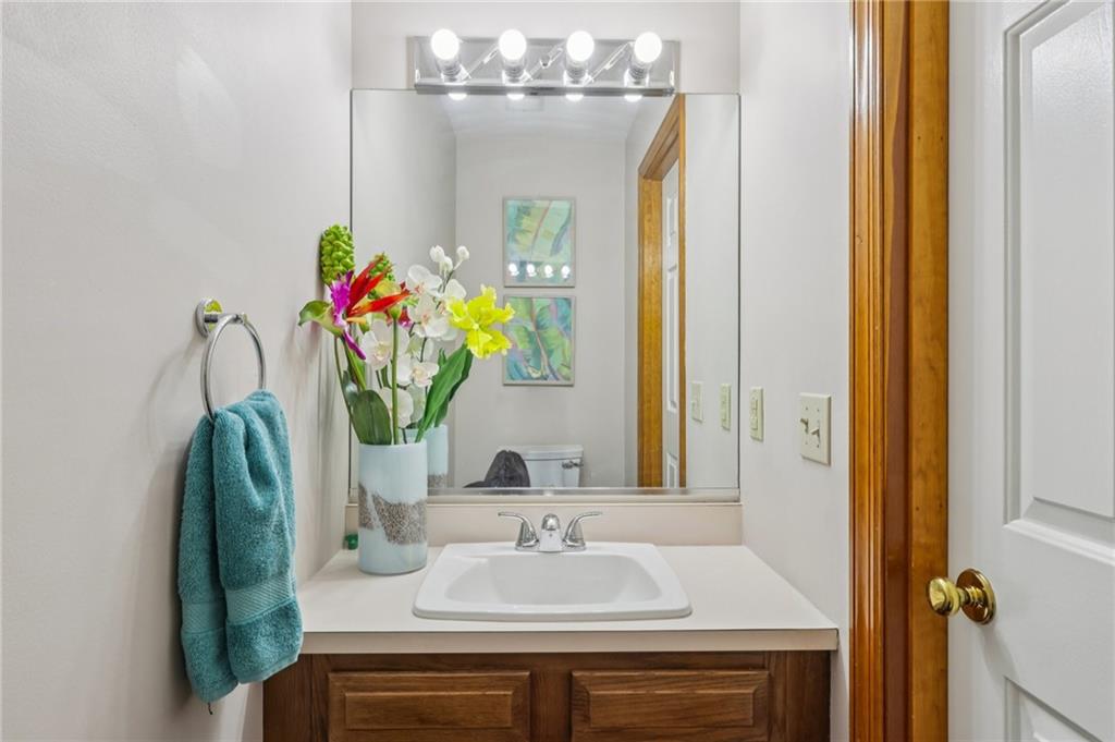 416 Chandler Place Pittsburgh, PA 15212 - Photo 10 of 38 a bathroom with a sink and a mirror