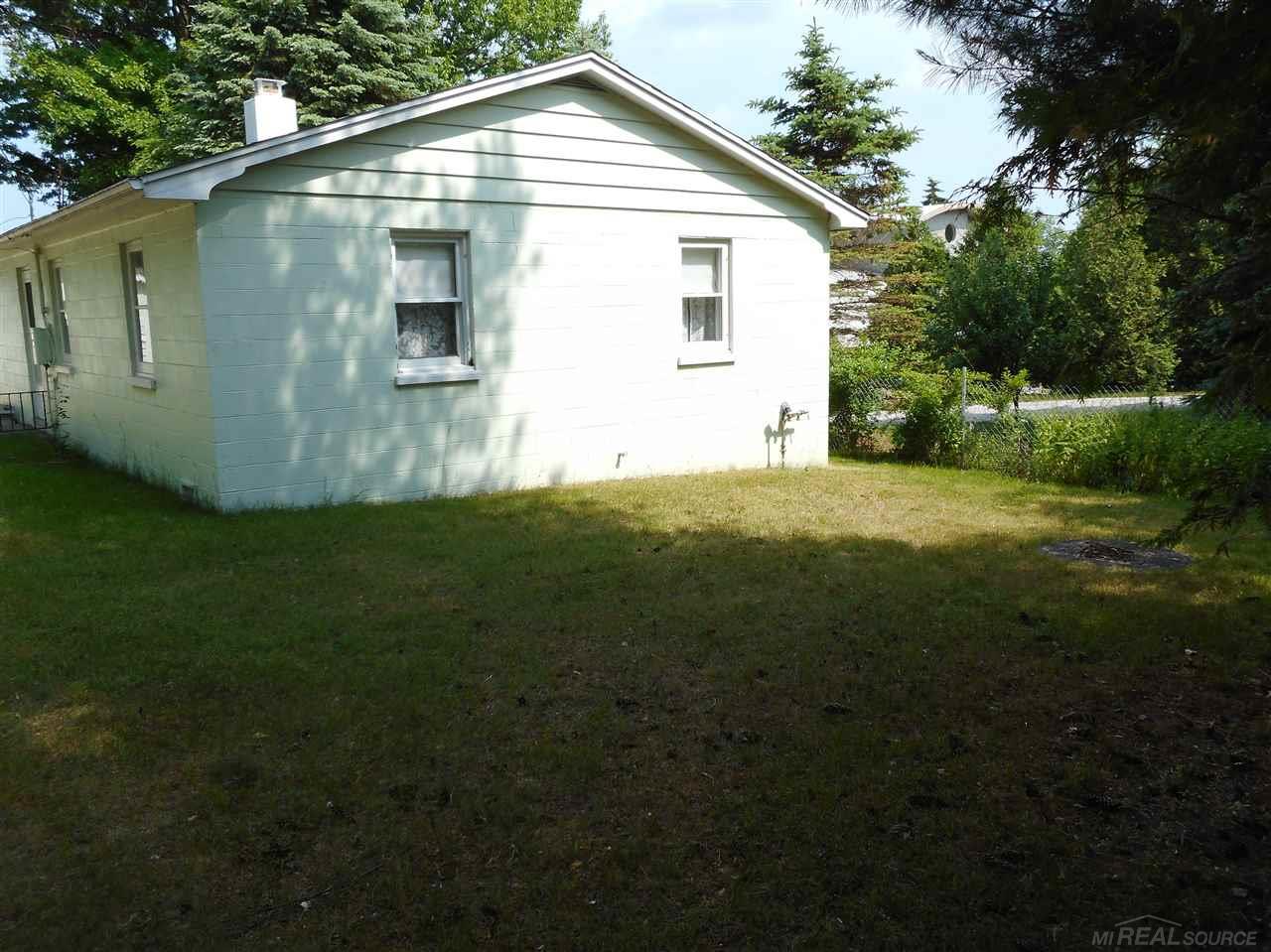 2935 South Lakeshore Road Applegate, MI 48401 - Photo 5 of 19