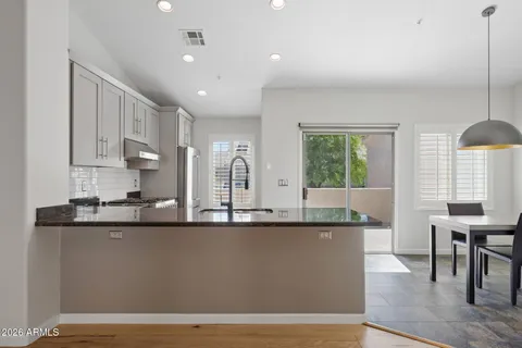 $542,000 | 7520 East Earll Drive, Unit 44, Scottsdale, AZ 85251