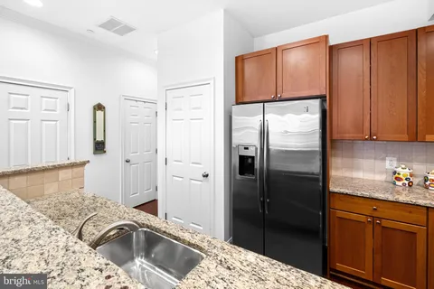 $715,000 | 304 Captains Way, Philadelphia, PA 19146