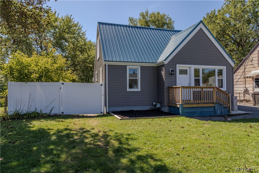 719 South Huth Road Cheektowaga, NY 14225 - Photo 3 of 35 Gallery Image 3