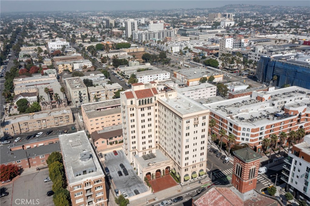 315 West 3rd Street, Unit 710 Long Beach, CA 90802 - Photo 14 of 14 an aerial view of residential houses with outdoor space