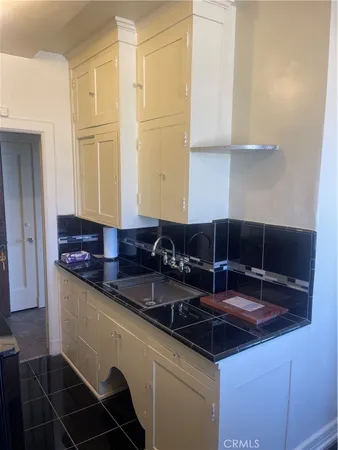 $299,000 | 315 West 3rd Street, Unit 710, Long Beach, CA 90802