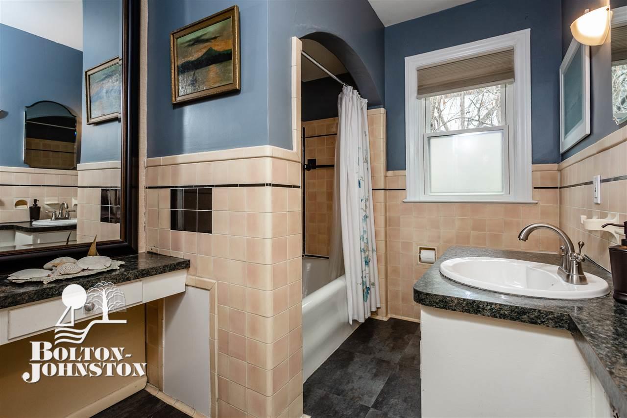590 Barrington Road Grosse Pointe, MI 48230 - Photo 22 of 63 31365701-21.JPG