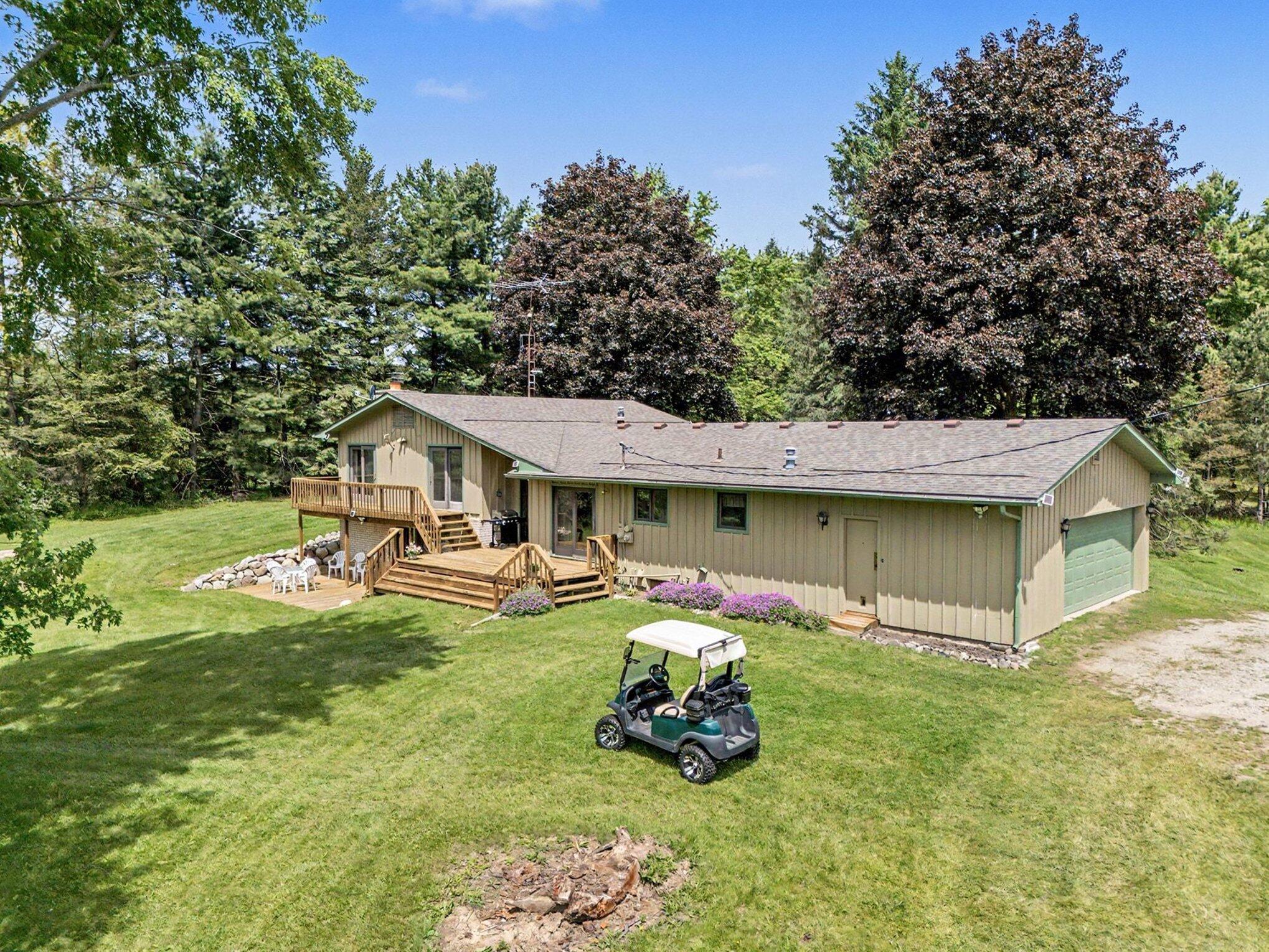 13650 Spencer Road Milford, MI 48380 - Photo 2 of 38 043_file_7008