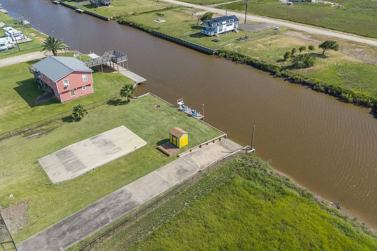 683 Hall Road Sargent, TX 77414 - Photo 10 of 16