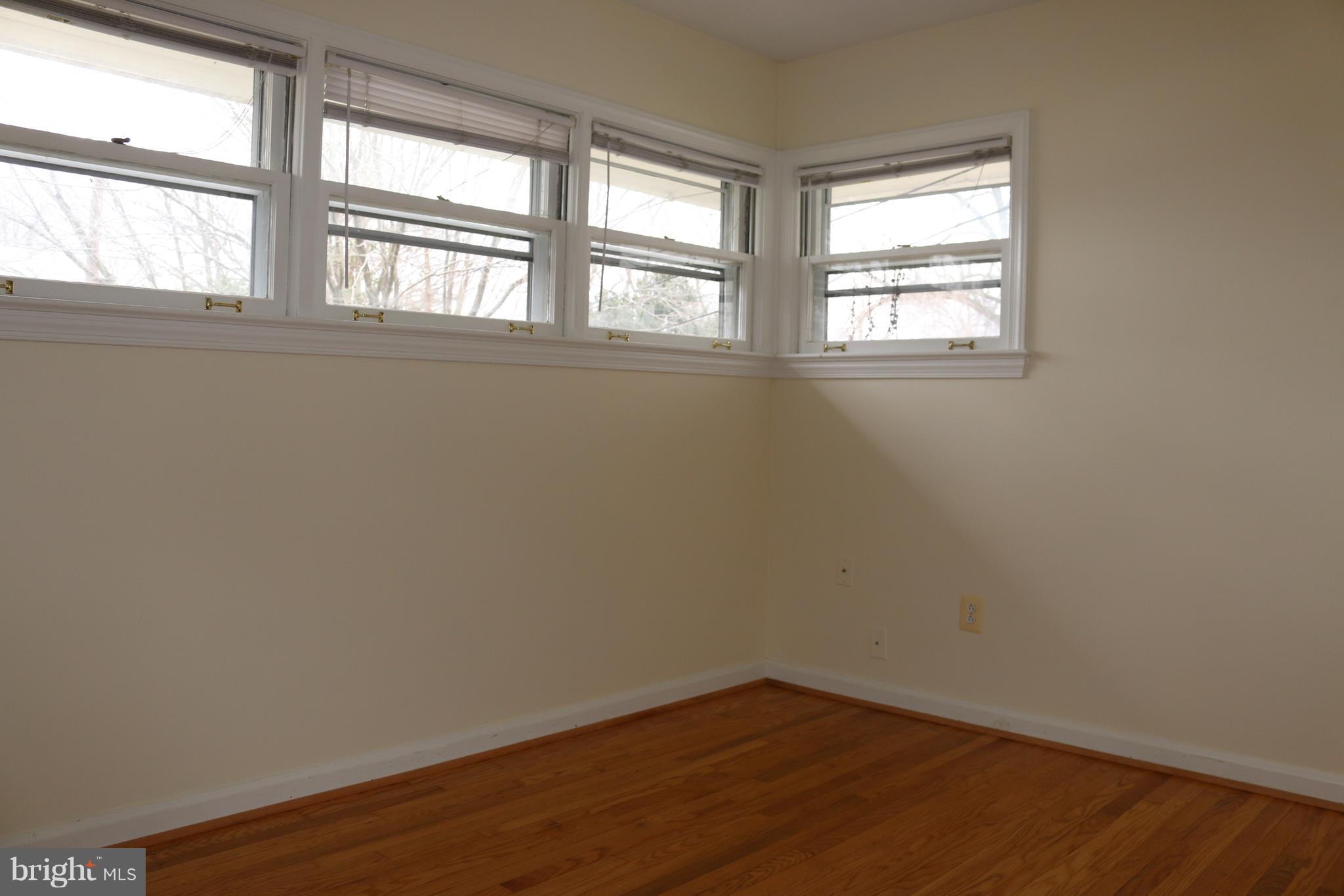 306 Russell Road Alexandria, VA 22301 - Photo 4 of 10 Bedroom (Master)