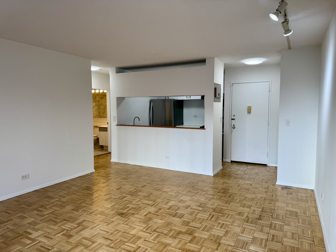 377 Rector Place, Unit 5H Manhattan, NY 10280 - Photo 6 of 12