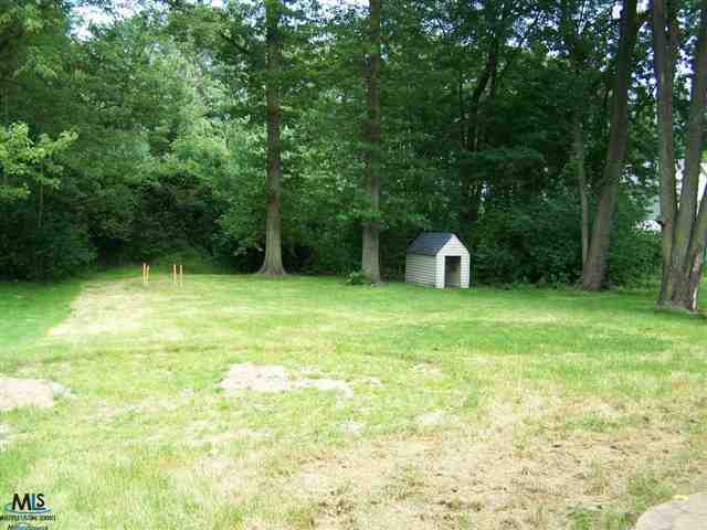 9327 Maple Street Algonac, MI 48001 - Photo 3 of 12 31109355-2.JPG