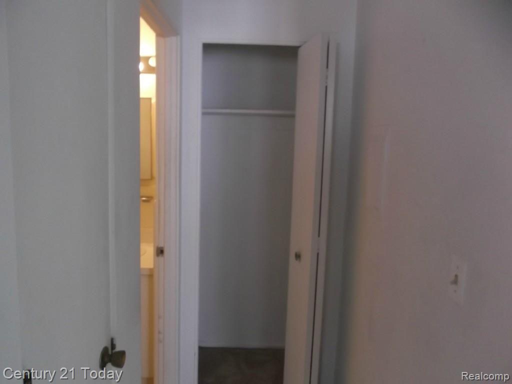 25661 Lahser Road, Unit 41 Southfield, MI 48033 - Photo 20 of 23
