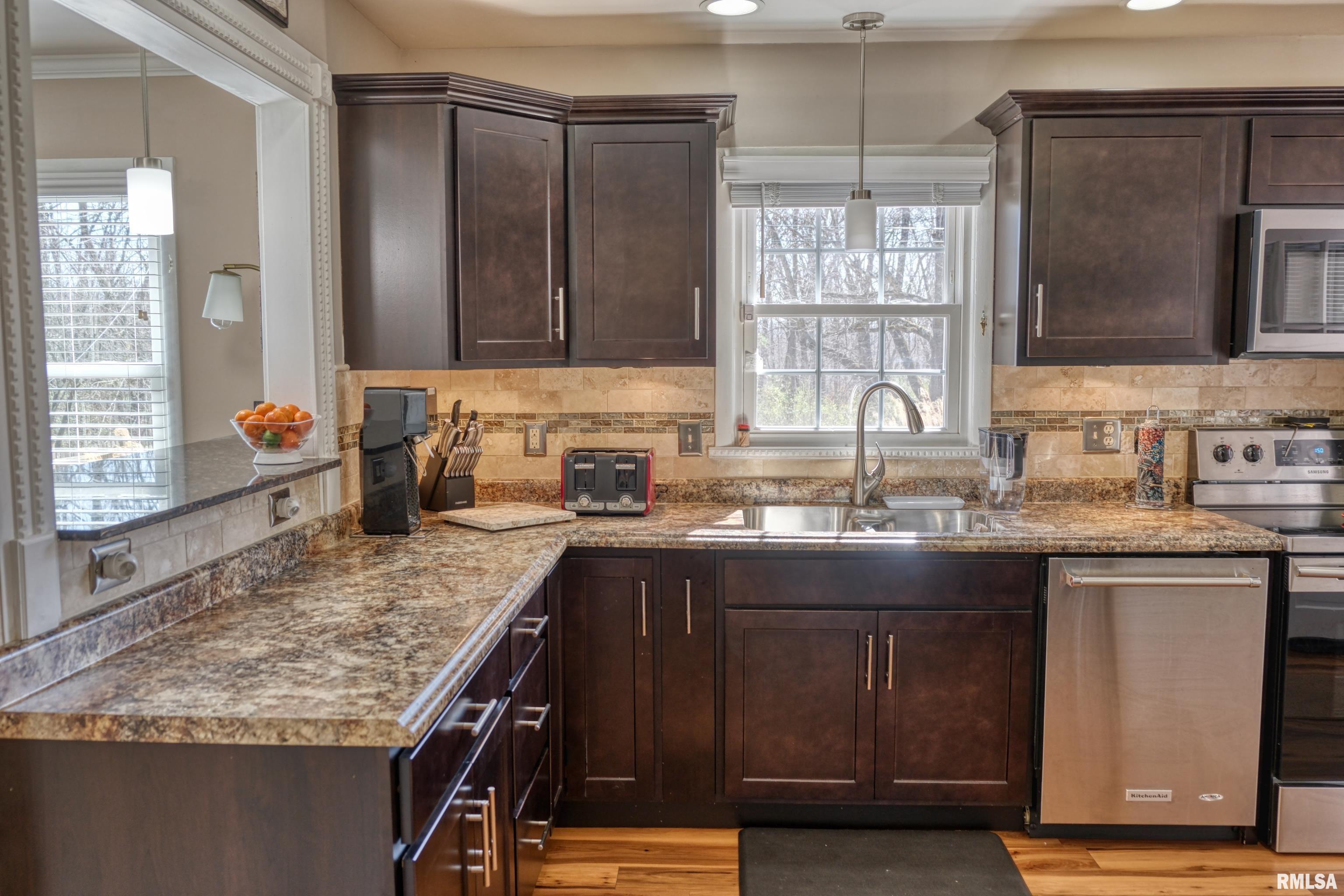 37 Westwood Lane Murphysboro, IL 62966 - Photo 13 of 46