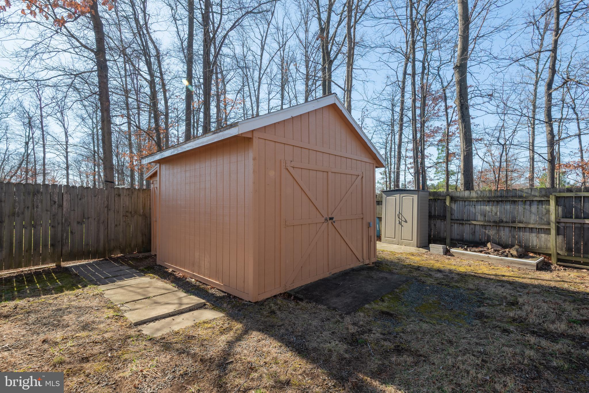 4535 Cub Run Road Chantilly, VA 20151 - Photo 45 of 49 a backyard of a house with lots of green space