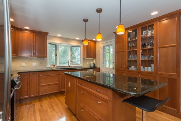 66 Melvin Road Arlington, MA 02474 - Photo 10 of 30 Gallery Image 10