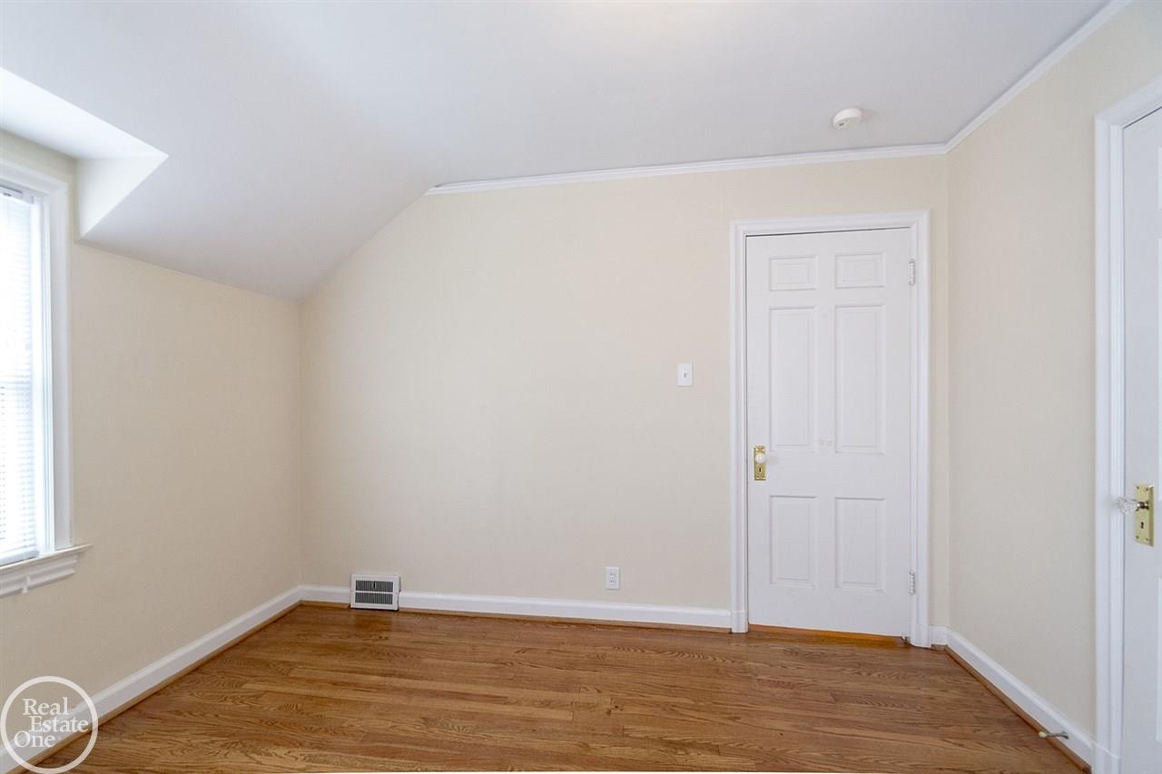 429 Moran Road Grosse Pointe Farms, MI 48236 - Photo 36 of 60