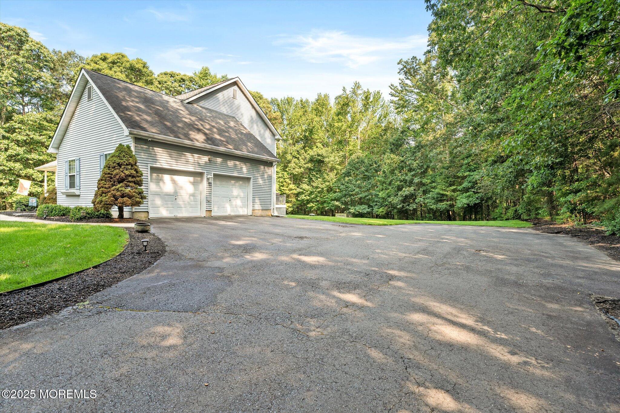 90 Sanders Lane Cream Ridge, NJ 08514 - Photo 5 of 48 a view of outdoor space and yard